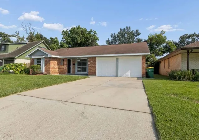 Photo 3 of Single family home for sale at 1853 El Mar Ln, Seabrook, TX 77586 | MLS# 48746968 | Listing updated on 2026-08-20