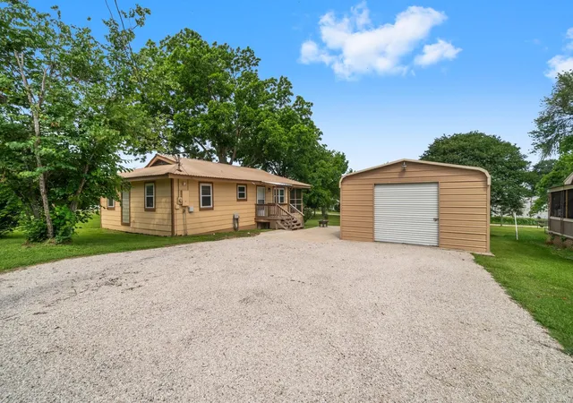 2nd image of 21 Clearview St, Pointblank, TX 77364 | MLS# 19115560
