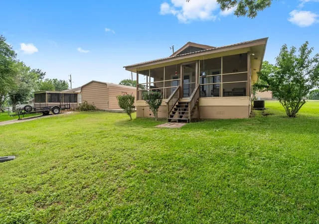 5th image of 21 Clearview St, Pointblank, TX 77364 | MLS# 19115560