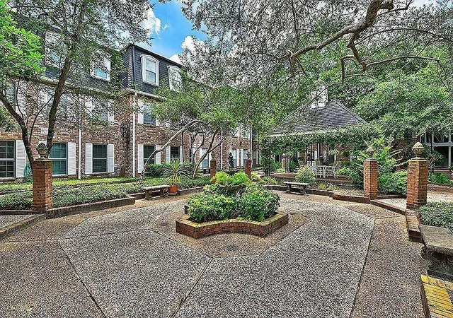 2nd image of 361 N Post Oak Ln, Houston, TX 77024