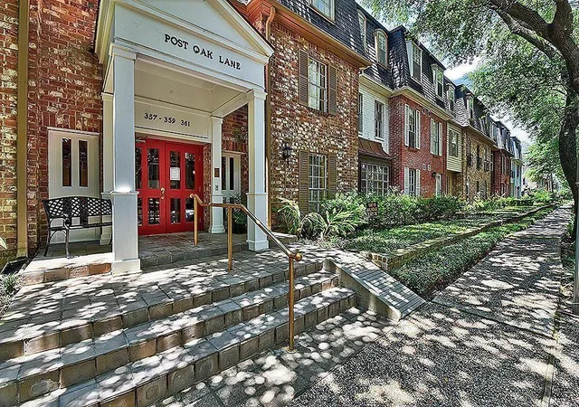 3rd image of 361 N Post Oak Ln #241, Houston, TX 77024 | MLS# 95300722