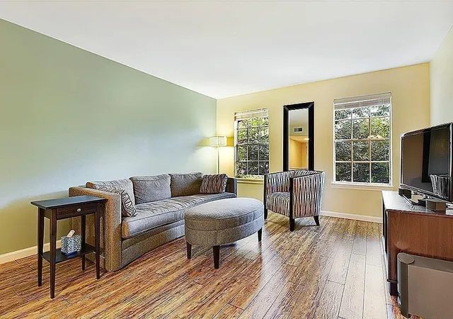 4th image of 361 N Post Oak Ln #241, Houston, TX 77024 | MLS# 95300722