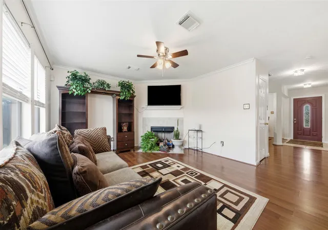 Photo 4 of Single family home for sale at 14607 Alanna Lagoon Ct, Houston, TX 77083 | MLS# 6114815 | Listing updated on 2026-09-22