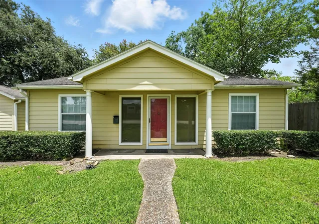 4th image of 6305 S Rice Ave, Bellaire, TX 77401 | MLS# 53521040