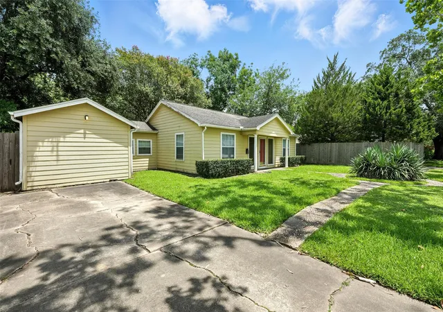 5th image of 6305 S Rice Ave, Bellaire, TX 77401 | MLS# 53521040