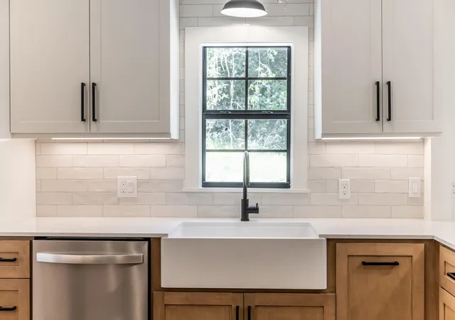Photo 3 of Single family home for sale at 2130 Ave N 1/2, Huntsville, TX 77340 | MLS# 70121900 | Listing updated on 2026-07-23