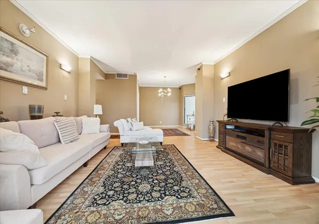 Photo 1 of Condo for sale at 661 Bering Dr #709, Houston, TX 77057 | MLS# 55889321 | Listing updated on 2026-07-31