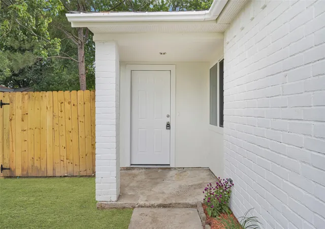 Photo 3 of Sale Pending at 5314 Gayla Ln, Baytown, TX 77521 | MLS# 1013279 | Listing updated on 2026-09-12