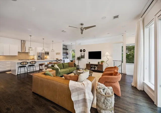 Photo 4 of Single family home for sale at 2007 Brun St #C, Houston, TX 77019 | MLS# 25770452 | Listing updated on 2026-08-30