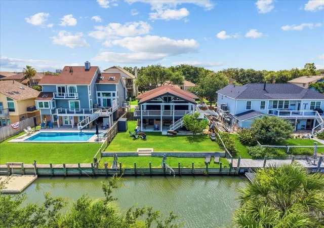 2nd image of 23 Harbor Ln, Kemah, TX 77565 | MLS# 81635908