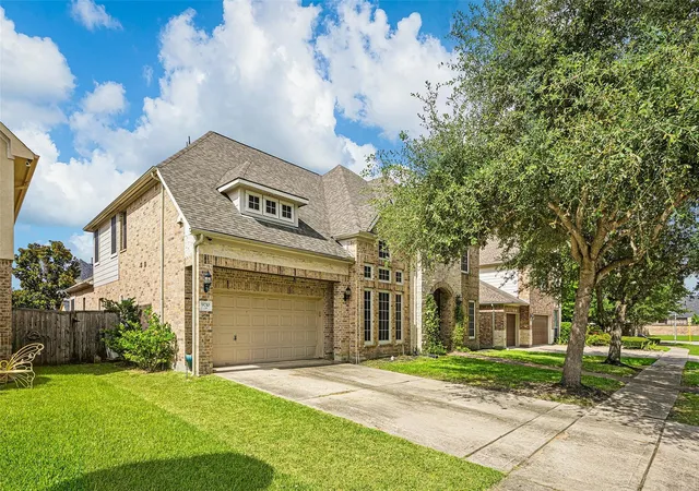 Photo 3 of Single family home for sale at 9710 Victoria Rose Ln, Humble, TX 77396 | MLS# 92771829 | Listing updated on 2026-09-10