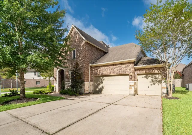 Photo 1 of Sale Pending at 4318 Long Climb Cyn, Humble, TX 77396 | MLS# 39250068 | Listing updated on 2026-09-04