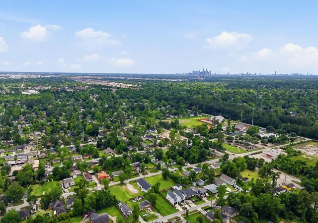 4th image of 7938 Record St, Houston, TX 77028 | MLS# 63748441