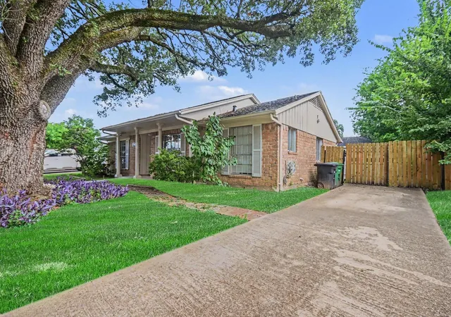 Photo 2 of Single family home for sale at 11226 Sagemeadow Ln, Houston, TX 77089 | MLS# 83127026 | Listing updated on 2026-09-03