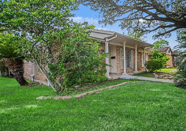 Photo 3 of Single family home for sale at 11226 Sagemeadow Ln, Houston, TX 77089 | MLS# 83127026 | Listing updated on 2026-09-03