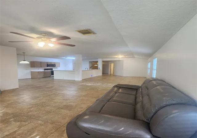 5th image of 14914 Sugarhollow Dr, Sugar Land, TX 77498 | MLS# 52795704