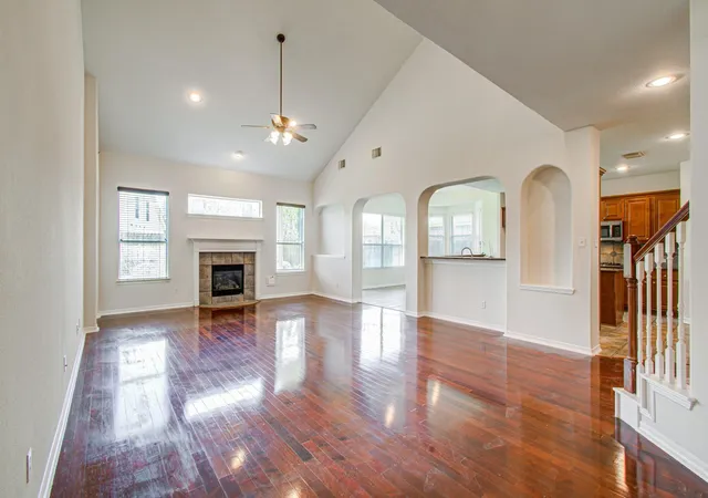 Photo 3 of Single family home for sale at 13919 Charterhouse Wy, Sugar Land, TX 77498 | MLS# 57112794 | Listing updated on 2026-10-05