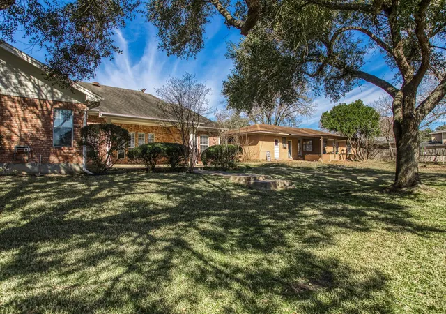 3rd image of 159 Charles St, La Grange, TX 78945 | MLS# 10485224