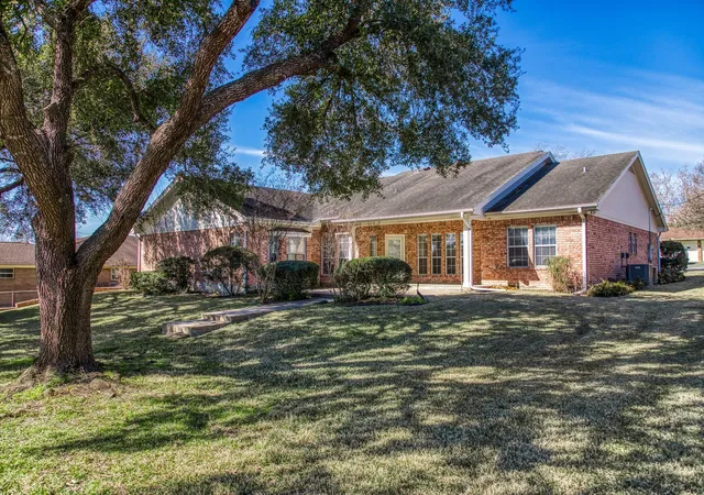4th image of 159 Charles St, La Grange, TX 78945 | MLS# 10485224