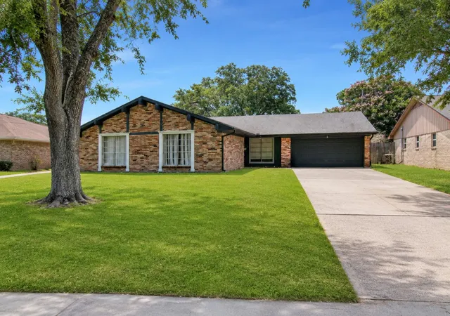 Photo 1 of Single family home for sale at 1311 Creek Hollow Dr, Seabrook, TX 77586 | MLS# 35191375 | Listing updated on 2026-09-03