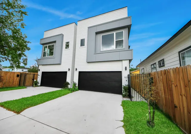 2nd image of 507 Middle St, Houston, TX 77003 | MLS# 88476629