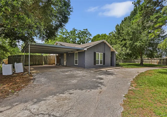 3rd image of 2704 Saddlehorn Trl, Katy, TX 77494 | MLS# 42418793