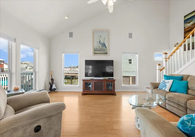 3rd image of 314 Windward Wy, Galveston, TX 77554 | MLS# 76546397