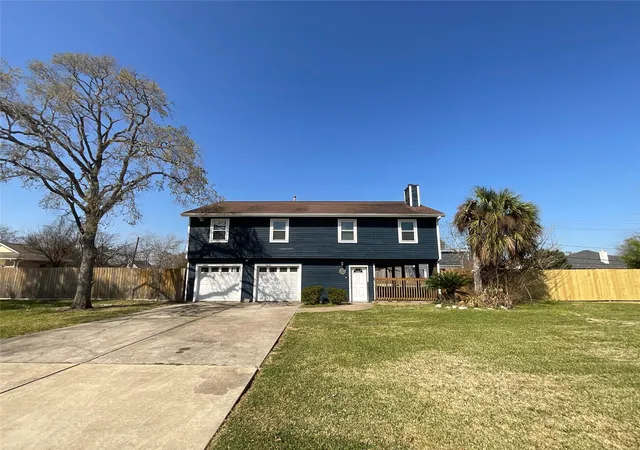 2nd image of 502 Oakdale St, La Porte, TX 77571 | MLS# 60401504