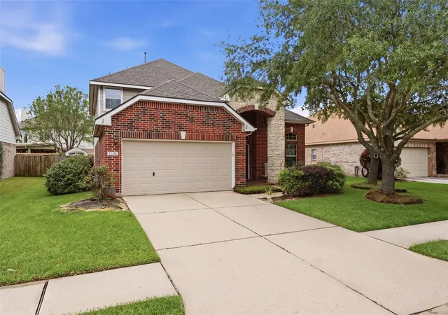 Photo 2 of Single family home for sale at 21594 Tims Harbor Dr, Kingwood, TX 77339 | MLS# 70070847 | Listing updated on 2026-08-05