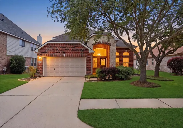 Photo 3 of Single family home for sale at 21594 Tims Harbor Dr, Kingwood, TX 77339 | MLS# 70070847 | Listing updated on 2026-08-05