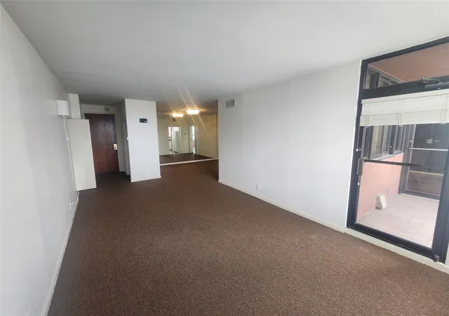 2nd image of 5150 Hidalgo St, Houston, TX 77056