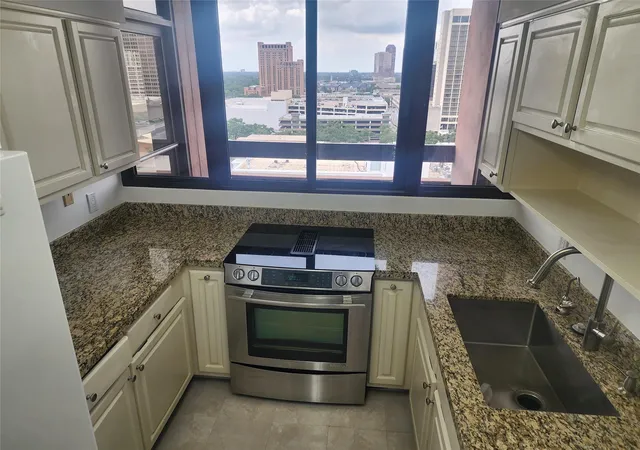 3rd image of 5150 Hidalgo St #1403, Houston, TX 77056 | MLS# 29636553