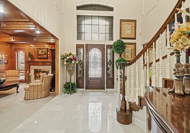 Photo 4 of Single family home for sale at 315 Oakview Cir, El Lago, TX 77586 | MLS# 7855004 | Listing updated on 2026-09-11