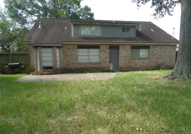 2nd image of 2008 Williamsburg Ct N, League City, TX 77573 | MLS# 82939142