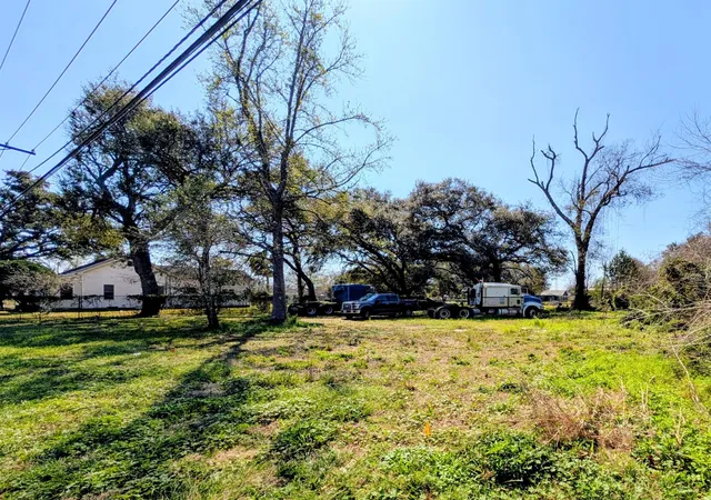 1st image of 806 N Cleveland St, Dayton, TX 77535 | MLS# 9274164