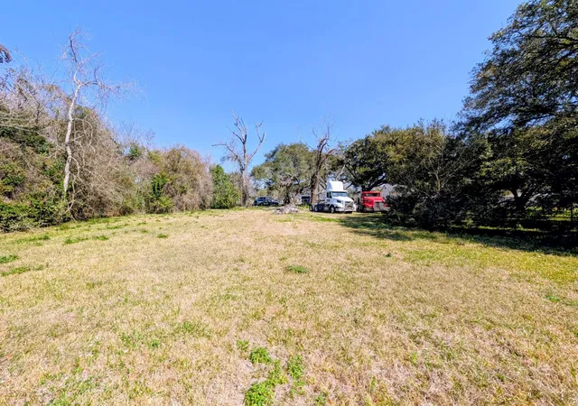 2nd image of 806 N Cleveland St, Dayton, TX 77535 | MLS# 9274164