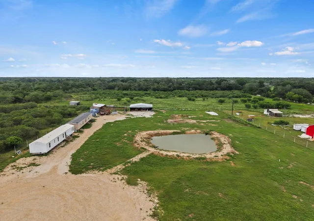 Homes for sale in Waelder, TX | 1950 County Road 430, Waelder, TX 78959 | MLS# 49041215