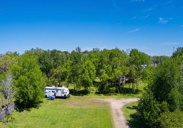3rd image of 155 County Road 133, Alvin, TX 77511 | MLS# 10975329
