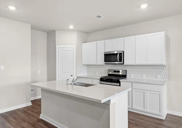 Photo 3 of Single family home for sale at 19051 Cetara Villa Dr, Hockley, TX 77447 | MLS# 25656709 | Listing updated on 2026-09-20