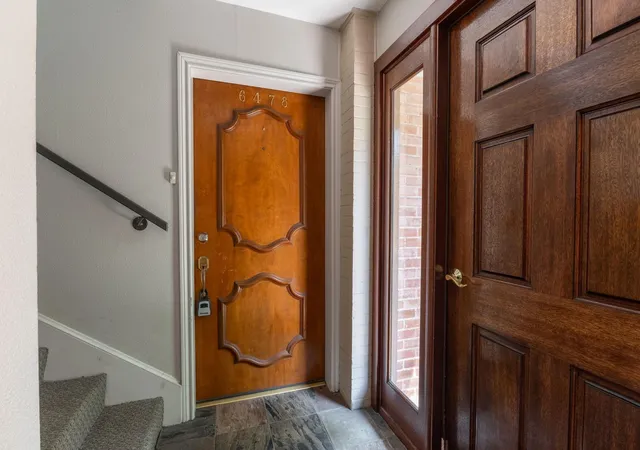 Photo 2 of Condo for sale at 6478 Bayou Glen Rd, Houston, TX 77057 | MLS# 46826330 | Listing updated on 2026-08-29
