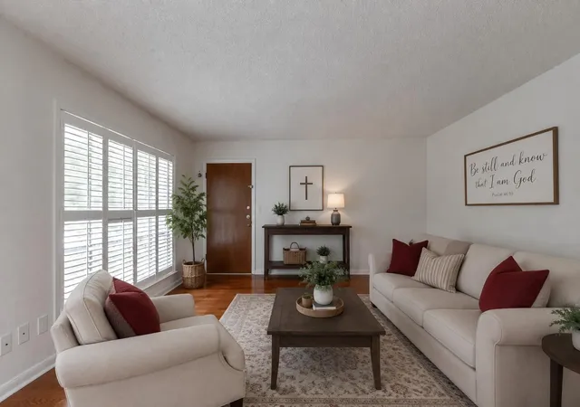 Photo 4 of Condo for sale at 6478 Bayou Glen Rd, Houston, TX 77057 | MLS# 46826330 | Listing updated on 2026-09-17