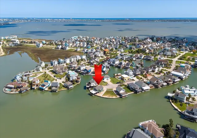 4th image of 427 Tahiti Rd, Galveston, TX 77554 | MLS# 59981514