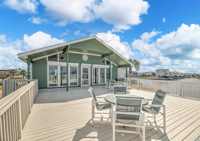 5th image of 427 Tahiti Rd, Galveston, TX 77554 | MLS# 59981514