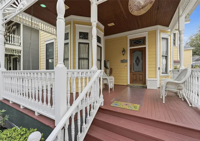 Photo 3 of Single family home for sale at 619 E 7th 1/2 St, Houston, TX 77007 | MLS# 74666655 | Listing updated on 2026-09-02