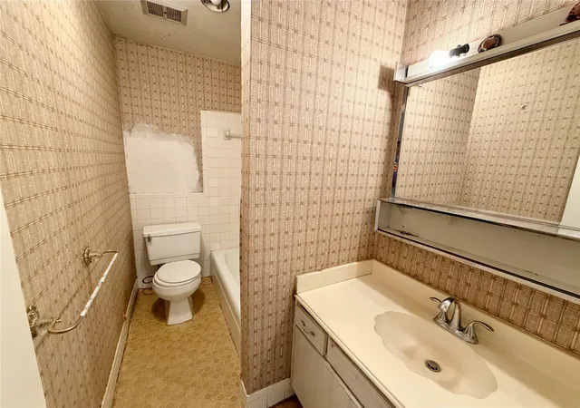 12th image of 9011 Gaylord St #43, Houston, TX 77024 | MLS# 68371676