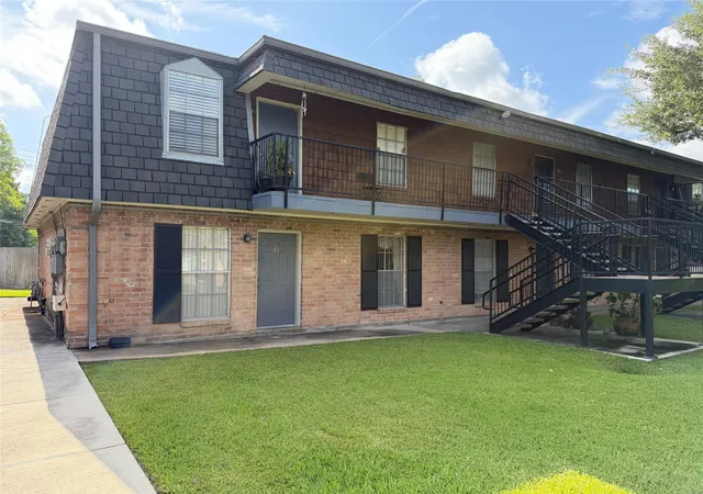 2nd image of 9011 Gaylord St #43, Houston, TX 77024 | MLS# 68371676