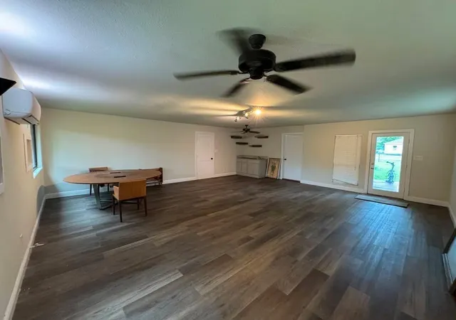 2nd image of 8105 Parker Rd, Houston, TX 77078 | MLS# 58165108