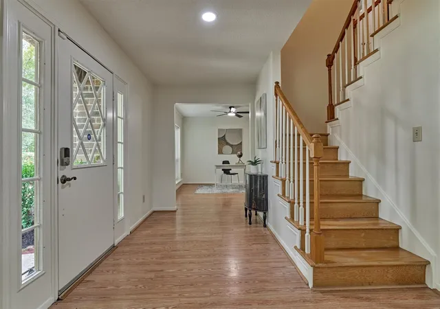 4th image of 71 Breezy Point Pl, The Woodlands, TX 77381 | MLS# 37380891