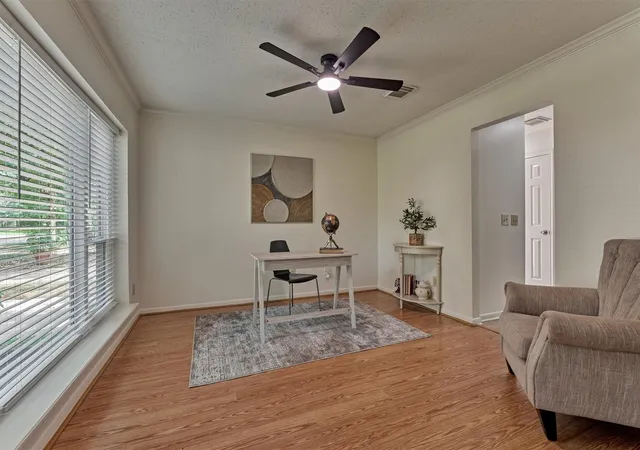 5th image of 71 Breezy Point Pl, The Woodlands, TX 77381 | MLS# 37380891