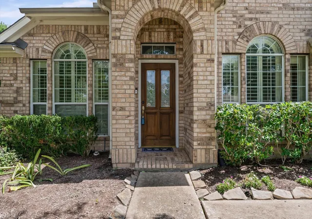 3rd image of 2615 Easton Springs Ct, Pearland, TX 77584 | MLS# 51211486